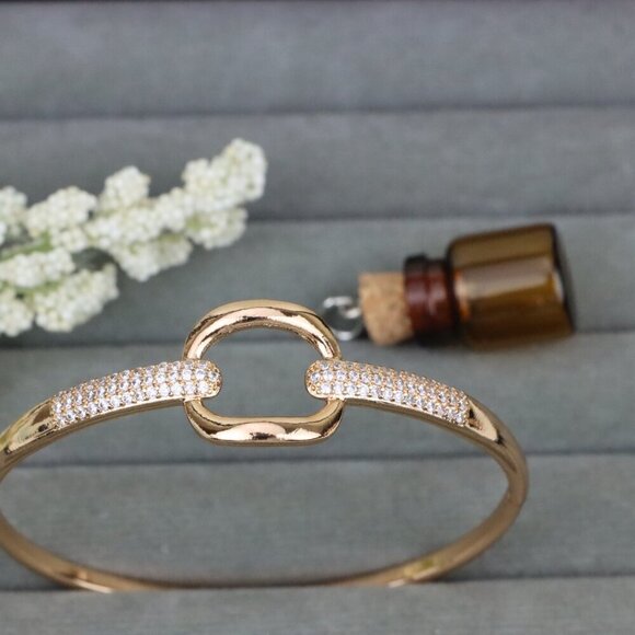 Elegant Rose Gold Bangle with Sparkling Circular Center Accent, XPBL0455 - Picture 10 of 12